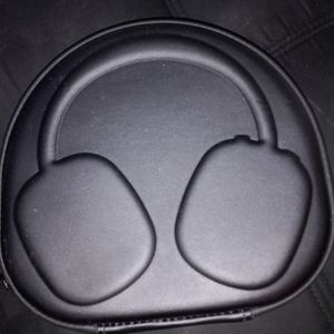 Brand New Zip Up Headphone case